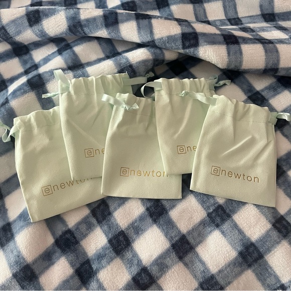 set of 5 enewton dust bags - Picture 1 of 1
